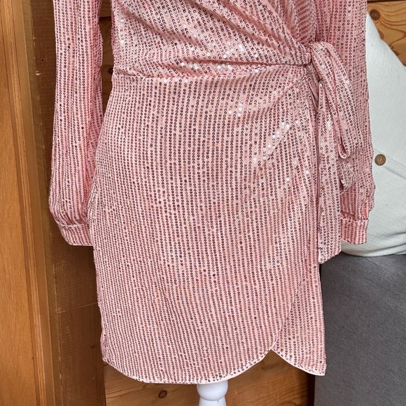 DOUBLE CRAZY Pink Sequin Long Sleeve V Neck Tie Waist Collared Wrap‎ Dress Sz S - Picture 4 of 16